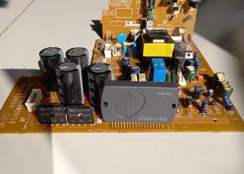 STK 412 - 440 D8K20 wzmacniacz , cała płyta z częściami