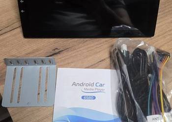 uniwersalny samochodowy odtwarzacz multimedialny z systemem Android,