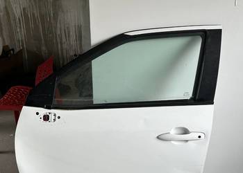 Toyota Yaris Cross drzwi lewy przód 040