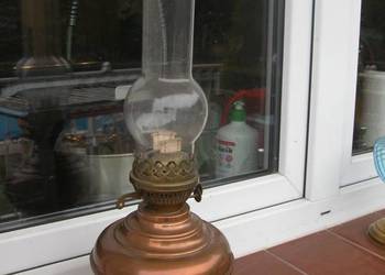 lampa naftowa lub olejowa