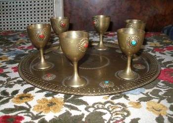 Kieliszki mosiężne z tacą Kieliszki mosiężne z tacą