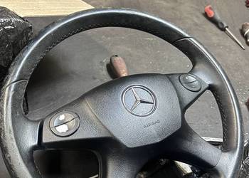 Sprzedam kierownicę  od  w 204 przed lift  z  poduszką