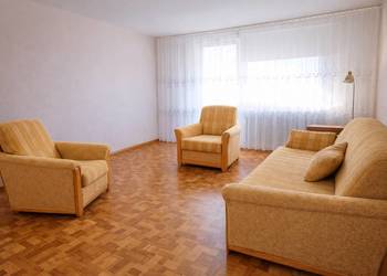 Kanapa + 2 fotele, możliwość zakupu osobno.