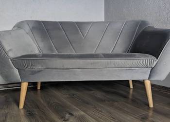 Sofa Kanapa welur szara na drewnianych nogach