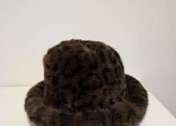 Kapelusz typu bucket czapka futerko panterka