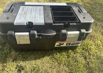 Skrzynka na narzędzia.