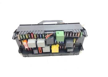 SKRZYNKA BEZPIECZNIKÓW MERCEDES S212 A2129009225 Kombi 09-16 2.1 136KM