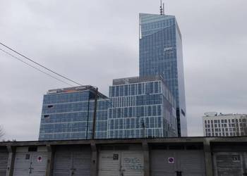 Garaż  ul. Kaszubska przy wieżowcu OBC, pełna wlasnosc