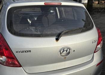 Szyba tylnej klapy bagażnika Hyundai i20 MK1 2008-2014 klapa tył RYS