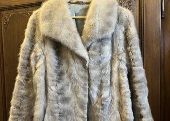 Szare szafirowe futro z norek