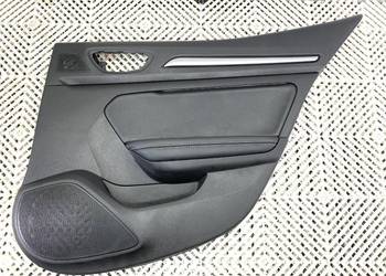 BOCZEK DRZWI PRAWY TYŁ RENAULT MEGANE IV 186025711 Hatchback TAPICERKA