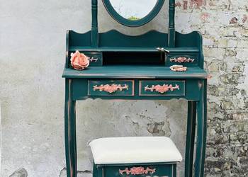 Toaletka kosmetyczna z dużym lustrem, shabby chic