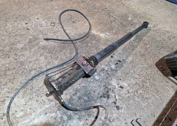 Siłownik wywrotu do przyczepy D 47 z kołyską D 55