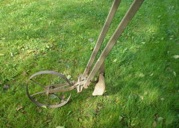 Radełko ręczne do ogrodu,pielnik z kółkiem prowadzącym