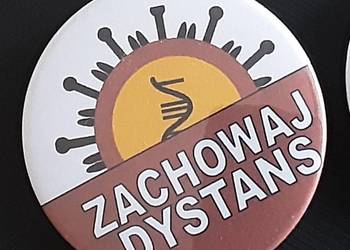 Zachowaj Dystans - przypinka
