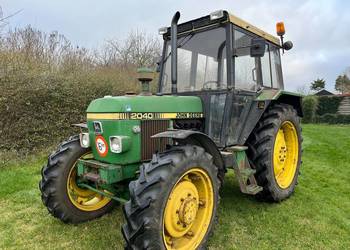 John Deere 2040