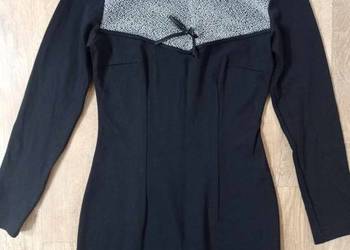 Czarna sukienka z kokardką