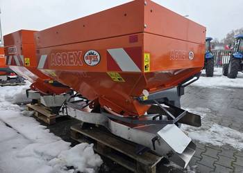 Rozsiewacz nawozów polowy / sadowniczy AGREX TWX 700