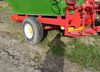 Rozsiewacz rcw do  nawozów wapna wapniarka solarka piaskarka