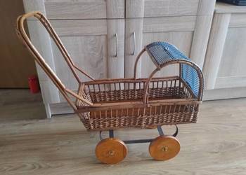 Wózek  wiklinowy  dla lalek- lata 70.