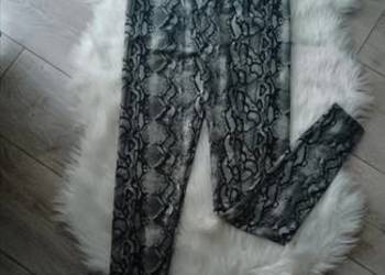 Leginsy czarne wzór węża śliskie obcisłe pretty legs
