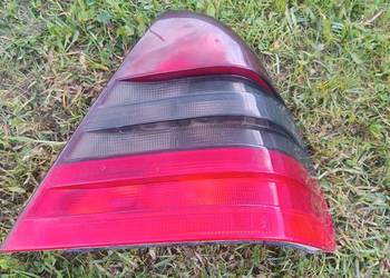 Lampa tylna prawa Mercedes c-klasa W202 lift