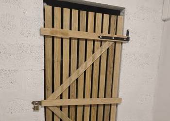 Nowe drzwi do piwnicy drewniane