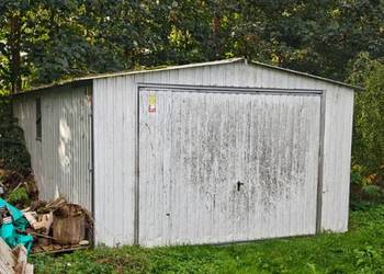 Garaż blaszany