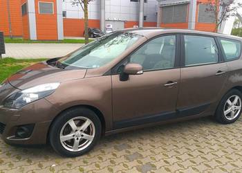 Renault Grand Scenic 1.9  7-osobowy - Hak - Navi - 6 - bieg - Tempomat