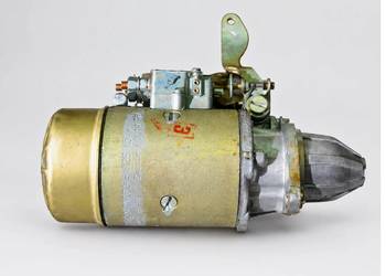 Rozrusznik silnika rozruchowego spycharki T-130,T-170,T-100