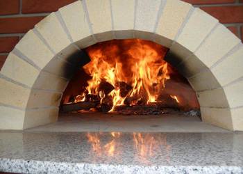 Piec do pizzerii restauracji opalany drewnem do pizzy chleba