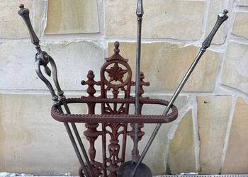 Stary żeliwny zestaw kominkowy