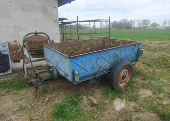 Przyczepka jednoosiowa z wywrotem