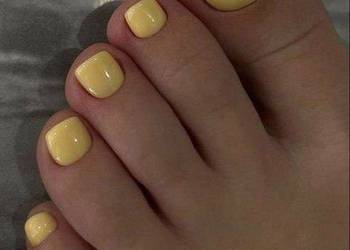 Pedicure i manicure – klasyka i najnowsze trendy w jednym