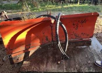 Hydrauliczny pług śnieżny typu V