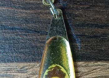 Vintage przypinka na agrafce w kształcie łezki święta Magdalena