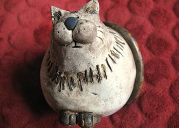 Kot - z cyklu "brzydkie ale fajne" - Stara Figurka - glina - 10 x 11 x 10cm