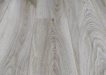 Montaż paneli podłogowych