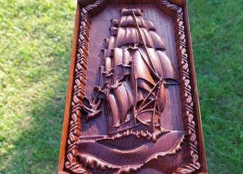 Płaskorzeźba - żaglowiec na morzu, fale, mewy