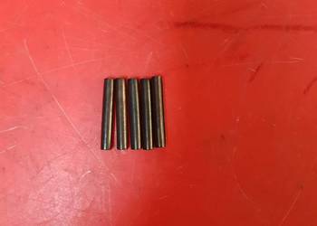 8789001 Sworzeń CNH New Holland