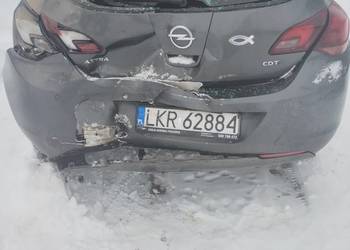 Opel Astra j uszkodzony
