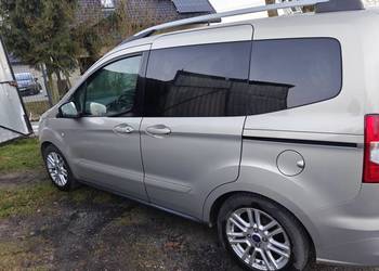 Ford Tourneo Courier 1.0 EcoBoost Titanium