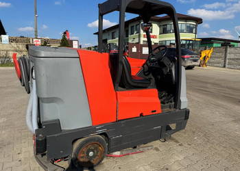 zamiatarko szorowrka Hako POWERBOSS PB45LP LPG silnik Kubota rok 2014'