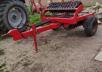 Wał posiewny uprawowy