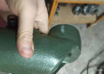 element posuwu 3 rolkowego i 4 rolkowego jarzmo żeliwo łącznik