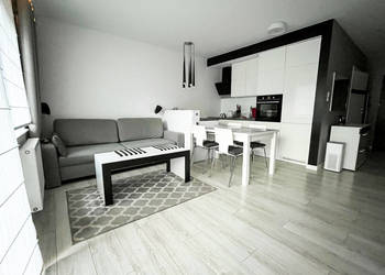 Przytulne 2 pokoje z prywatnym ogródkiem