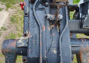 Podnośnik hydrauliczny Ursus C 385 /902