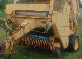 Prasa New Holland 841