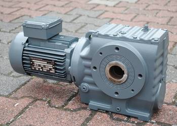 Motoreduktor kątowy 0.55kw. 16obr./min.. Firmy SEW