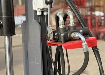 Łuparka pionowa do drewna o nacisku 20t elektryczna z kółkami 103cm DEMAROL